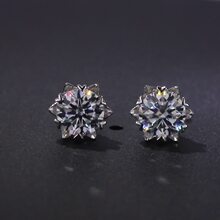 Moissanite earrings, snowflake classic six-claw S925 silver earrings, silver jewelry earrings, 50 points, one carat earrings